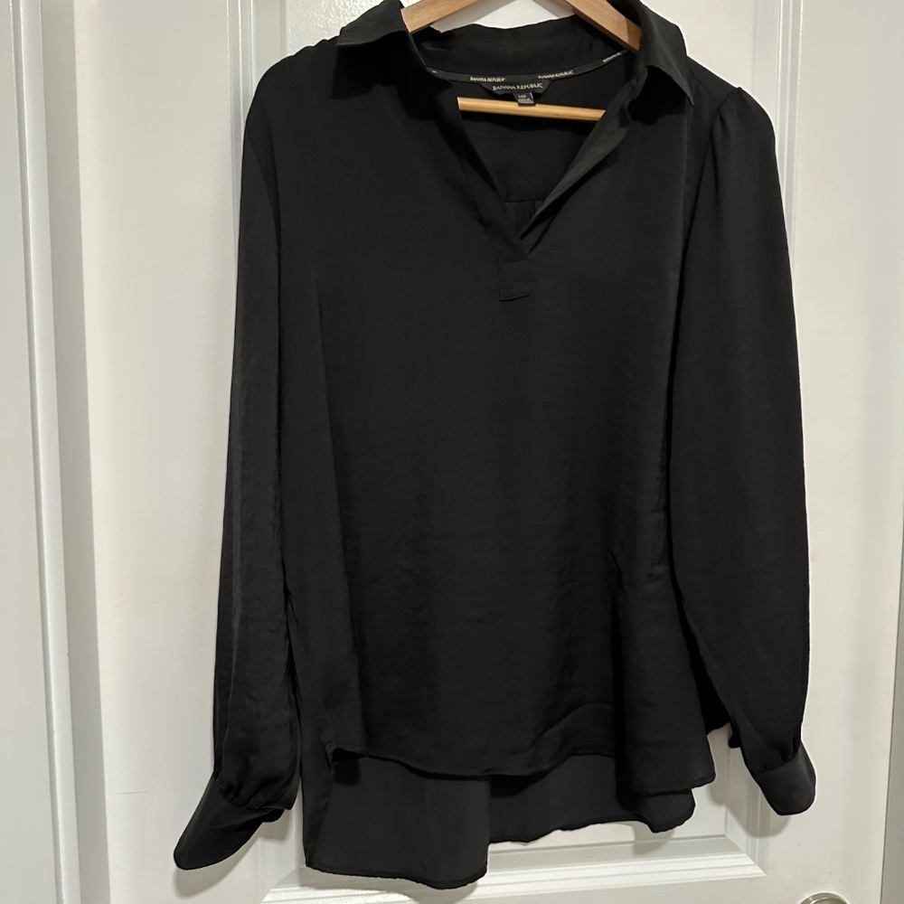 Banana Republic  | Women’s size L  Long Sleeve, Flowy Collared Shirt - Picture 12 of 17
